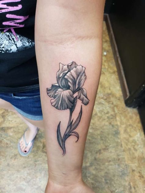 Nashville Tattoo, Flowers Tattoos, Iris Tattoo, Tree Tattoo Designs, Grey Flowers, Black Ink Tattoos, Tree Tattoo, Tattoo Sleeve, Patch Work