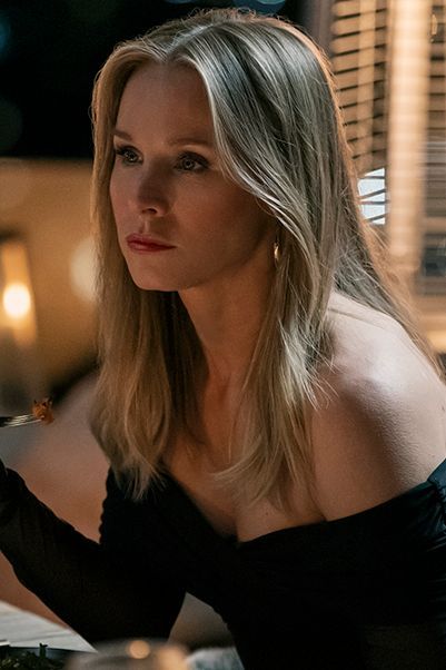 Including her *exact* date night bodysuit Kristen Bell Photoshoot, Kristen Bell Aesthetic, Kristen Bell Outfits Nobody Wants This, Romantic Makeup Looks, Charlie Angels, Perfect Lip Color, Seasonal Makeup, Romantic Makeup, Aj Cook