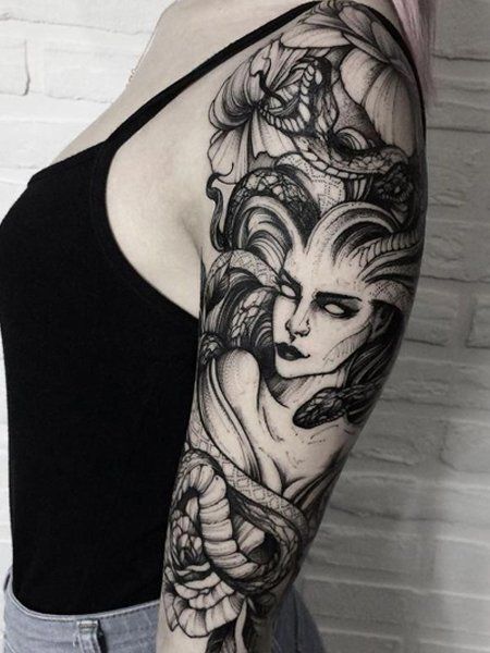 20 Beautiful Medusa Tattoos for Women in 2021 - The Trend Spotter Medusa Tattoos For Women, Tattoo Designs Men Sleeve, Best Sleeve Tattoos Men, Sleeve Tattoos Men, Beautiful Medusa, Medusa Tattoos, Unique Half Sleeve Tattoos, Gear Tattoo, Medusa Tattoo Design