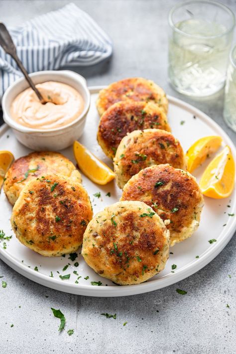 Cod Fish Cakes How To Cook Cod, Ice Cream Cake Birthday, Fishes In The Sea, Cod Fish Cakes, Orthodox Fasting, Cod Cakes, Fish Patties, Fish Cakes Recipe, Italian Seafood