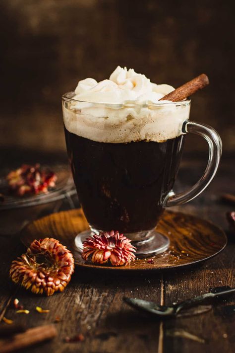 Amaretto coffee topped with homemade whipped cream. Come Dine With Me Ideas, Coffee Food Photography, Amaretto Coffee, Amaretto Drinks, Oreo Milkshake Recipe, Ice Chocolate, Oreo Shake, Halloween Party Food Ideas, Best Iced Coffee