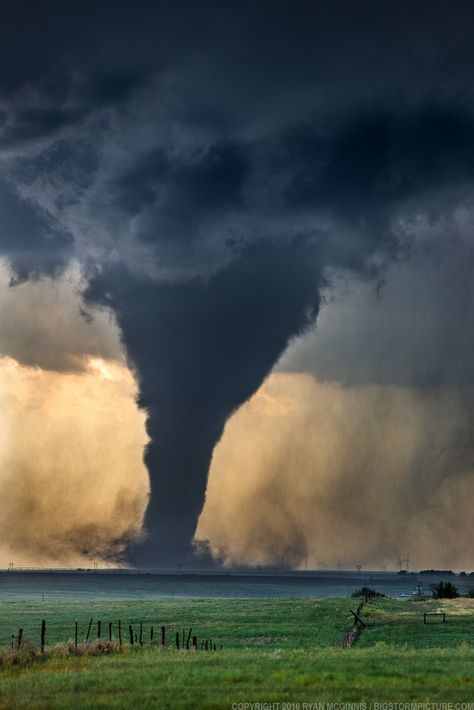 https://flic.kr/p/K5NMYo | Tornado! | A tornado churns near wind generators south of Dodge City, Kansas, May 24, 2016. Kansas Tornado, Tornado Pictures, Storm Pictures, Weather Storm, Kansas Usa, Storm Chasing, Dodge City, Storm Photography, Wild Weather