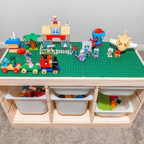 Duplo Storage, Camera Montessori, Lego Play Table, Lego Storage Ideas, Space Felt, Trofast Ikea, Lego Bedroom, Lego Organization, Router Sled