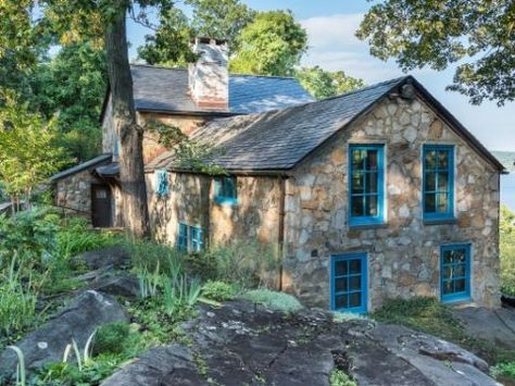 Diane Sawyer's Former Home - Upstate New York Stone Cottage Blue Front Doors, Garden Objects, Stone Structures, Diane Sawyer, Tiny House Company, York Stone, Log Cabin Kits, Stone Cottages, New York Homes