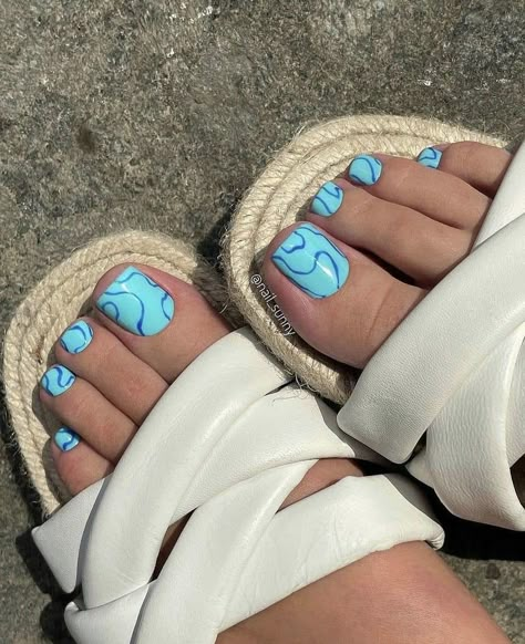 Cute Summer Toenail Designs, Creative Pedicure Ideas, Summer Nails Feet Toenails, Toenail Art Designs Summer Pedicures, Toenail Designs Summer Pedicures, Gel Toe Nails Summer Toenails, Gel Pedicure Toes Summer, Pedikur Nails, Cute Toenail Designs For Summer