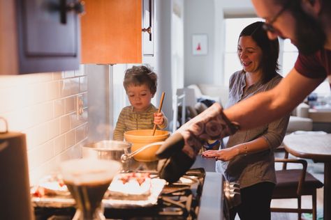 03.family.cooking.breakfast.at.home Italian Photography, Lifestyle Family Session, Cooking Photos, Cooking Photography, Family Baking, New England Wedding, Family Eating, Johnson Family, My Year