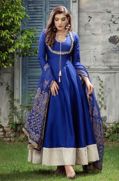 Addorable stylish party wear outfits🥰🥰 Blue Long Anarkali Dress, Trendy Anarkali Designs, Anarkali Black, Stylish Frocks, Anarkali Dress Pattern, Crochet Cable, Long Kurti Designs, Pakistani Fashion Party Wear, Long Dress Design