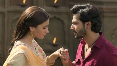 Kalank nahi ishq hai kajal piya Kalank Movie, Ishq Hai, Bollywood Wallpaper, Poster Images, 90s Bollywood Aesthetic, Alia And Varun, Desi Love, Bollywood Posters, 90s Bollywood