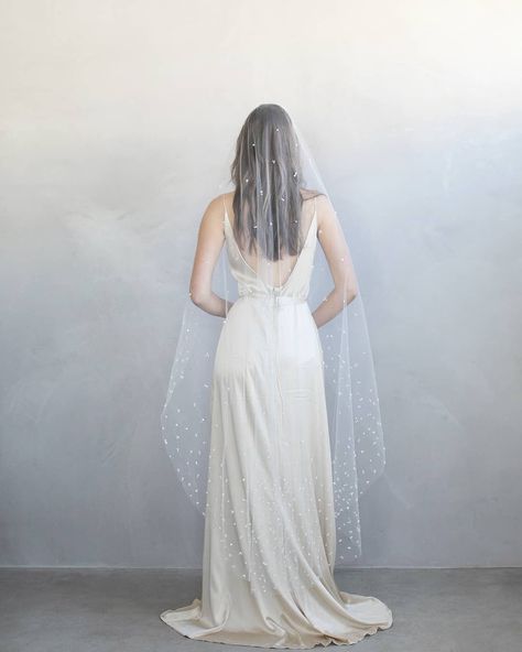 Twigs & Honey® on Instagram: “Our 975 veil is embellished with crystal sequins and pearl beads resulting in a beautiful veil with just a hint of sparkle. Photo by…” Sequin Veil, Veil Train, Bridal Train, Embellished Veil, Fingertip Veil, Veil Styles, Beautiful Veil, Illusion Tulle, Bridal Separates