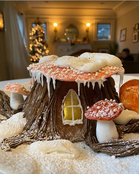 Fairy Gingerbread House, Ginger Candy, Homemade Gingerbread House, All Things Gingerbread, Beautiful Horse Pictures, Gingerbread House Decorations, Low Sugar Recipes, Winter Fairy, Mushroom House