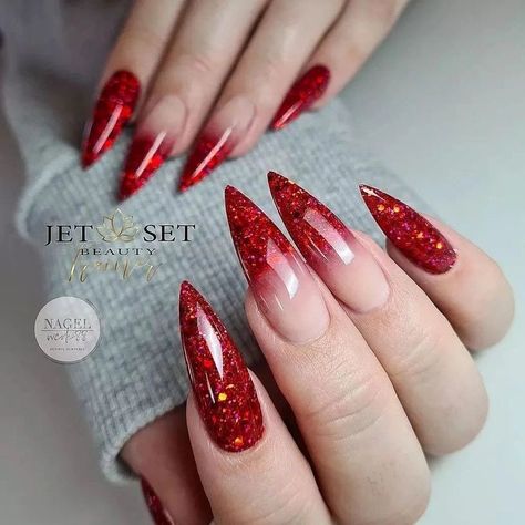 Red Nail Art Designs, Red Nails Glitter, Nagellack Trends, Red Nail Art, Wow Nails, Blush Nails, Red Nail Designs, Xmas Nails, Coffin Nails Designs