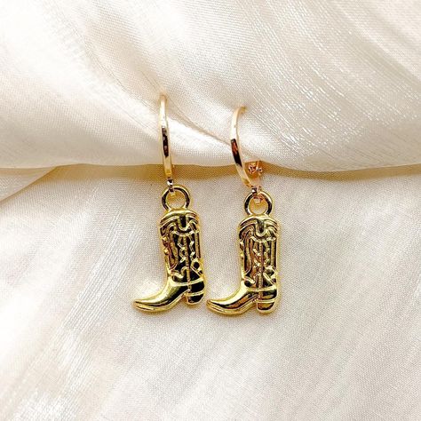 The cutest little gold cowboy boot earrings.... - Depop Cowboy Boot Earrings, 70s School, Hipster Goth, Boot Earrings, Bow Earring, Drop Earrings Bridal, Bohemian Grunge, Indie Alt, Gold Boots