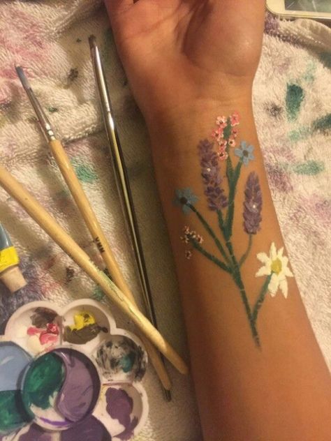 Wild flowers #bodyart #body #art #tumblr Arm Paint Ideas Body Art, Skin Painting, Body Paintings, Flower Skin, Leg Painting, Leg Art, Skin Paint, Back Painting, Skin Art