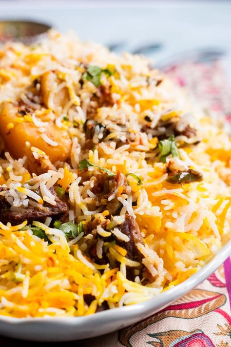 Craveworthy EASY Beef Biryani Pakistani Biryani, Beef Biryani Recipe, Beef Biryani, Biryani Recipe, Garlic Paste, Easy Beef, Middle Eastern Recipes, Beef Stew, Biryani