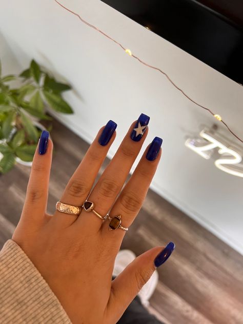 Navy Blue Inspired Nails, White And Blue Star Nails, Dark Blue And White Nails Acrylic, Blue Nails White Stars, European Nail Designs, Nails Dark Blue And White, Blue Nails Navy, Blue Nails With White Stars, Long Dark Blue Nails