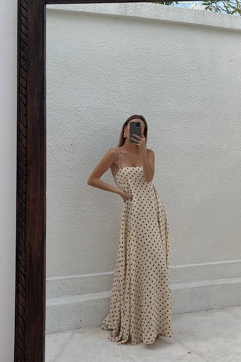 Summer Outfits Maxi Dress, Confirmation Outfit, Maxi Dress Street Style, Bali Outfits, Bali Outfit, Chasing Sunsets, Vrg Grl, House Print, Flattering Dresses