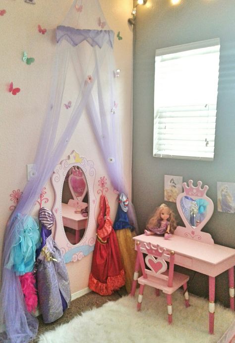 Princess dress-up corner Dress Up Corner, Princess Bedrooms, Toddler Bedroom Girl, Girls Playroom, Big Girl Bedrooms, Princess Bedroom, Toddler Girl Room, Future Room, Princess Room