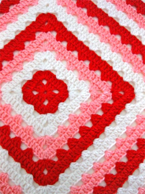 Picot Crochet, Crocheted Blanket, Crochet Afgans, Crochet Blocks, Granny Squares Pattern, Ric Rac, Crochet Squares, Love Crochet, Crochet Granny