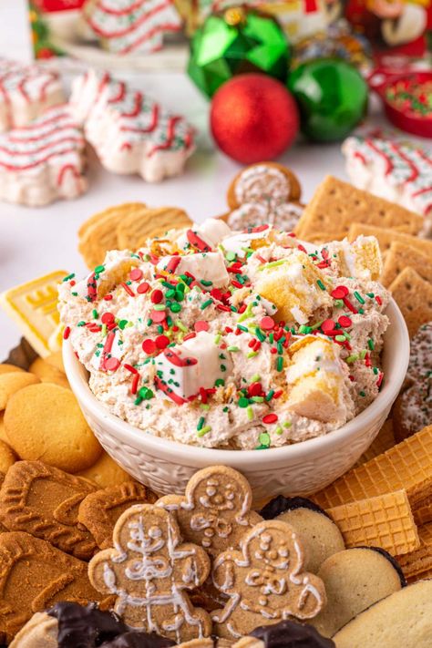 Gingerbread Dip Recipe, Christmas Cookie Dough Dip, Tree Cake Dip, Christmas Tree Cake Dip, Birthday Cake Dip, Sweet Dips Recipes, Christmas Cookie Dough, Little Debbie Snack Cakes, Dip For Potato Chips