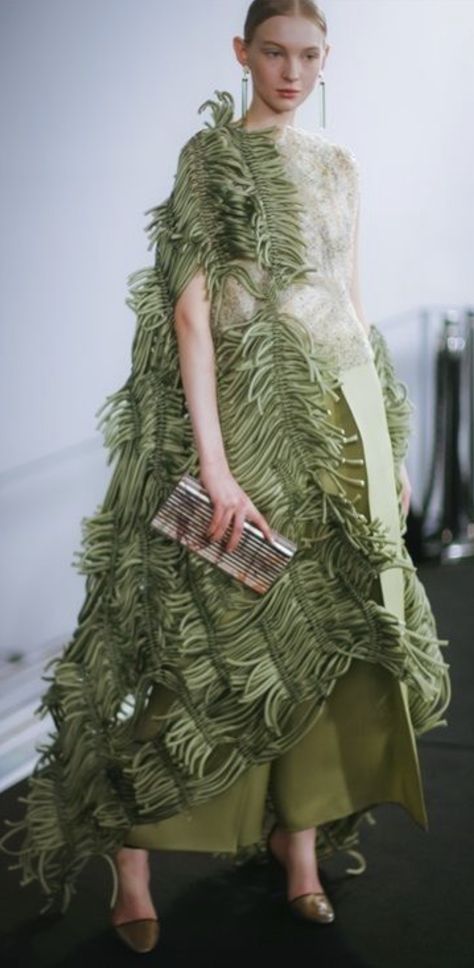 Earth Fashion Inspiration, Nature Runway Fashion, Earth Inspired Fashion, Nature Inspired Outfits, Nature Inspired Dress, Botanical Outfit, Fashion Outfits Aesthetic, Futurism Fashion, Nature Outfits