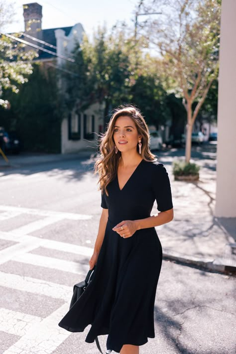 Classic Black Dress, Walking Down The Street, V Neck Prom Dresses, Wear To Work Dress, Perfect Little Black Dress, Black Dress Outfits, Pretty Fashion, Gal Meets Glam, Stil Elegant