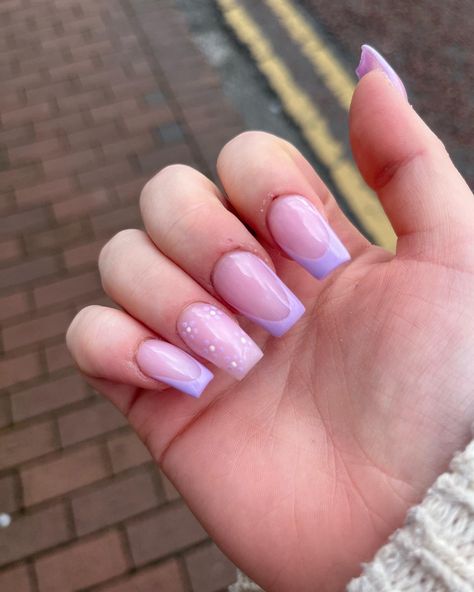 Tips With Flowers Nails, Lilac French Tips, Lilac French Tip Nails, Purple Square Nails, French Tips With Flowers, Purple French Tips, Light Purple Nails, Hoco Nails, Purple French