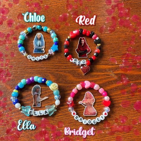 Descendants Inspired Kandi - Etsy Disney Inspired Bracelets Diy, Descendants Crafts, Descendants Games, Character Bracelets, Small Business Plan Ideas, Disney Bracelets, Bracket Ideas, Pulseras Kandi, Descendants Characters