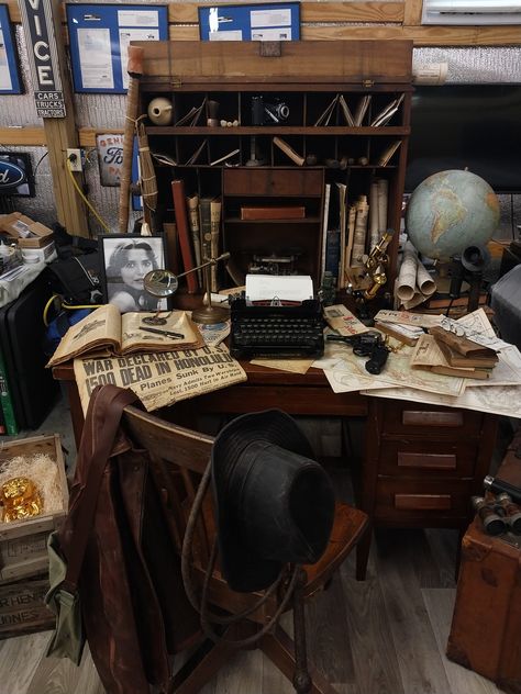 Indiana Jones Office Aesthetic, Indiana Jones Office, British Colonial Aesthetic, Indiana Jones Aesthetic, Indiana Jones Room, Adventurer Aesthetic, Explorer Aesthetic, Explorer Bedroom, Writer's Office