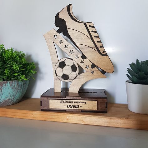 😍😍😍 Wood Trophy Design, Diy Laser Engraver, Social Media Images Design, Wood Laser Ideas, Diy Laser Cut, Trophy Design, Acrylic Frame, Sports Day, Trophies & Awards