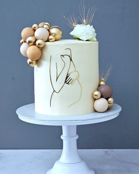 White Gender Reveal Cake, Gender Reveal Cake, Gold Cake, Shower Cakes, Gaming Gifts, Colour Schemes, Baby Shower Cakes, Gender Reveal, Baby Stuff