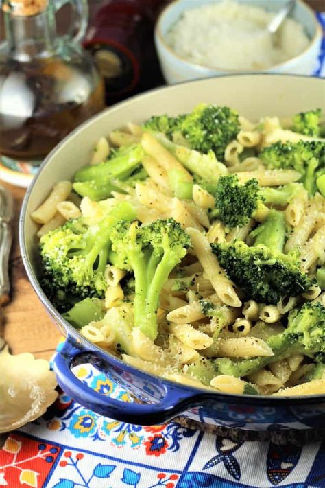 Mangia Bedda, Pasta And Broccoli, Italian Broccoli, Pasta Broccoli, Pasta With Broccoli, Recipe Italian, Broccoli Recipe, Broccoli Pasta, Easy Italian