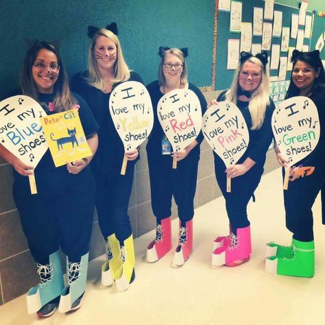 Pete The Cat Group Costume, Pete The Cat Book Character Day, Pair Costumes, Book Characters Dress Up, Cat Costume Diy, Character Day, Book Character Day, Teacher Halloween Costumes, Character Dress Up