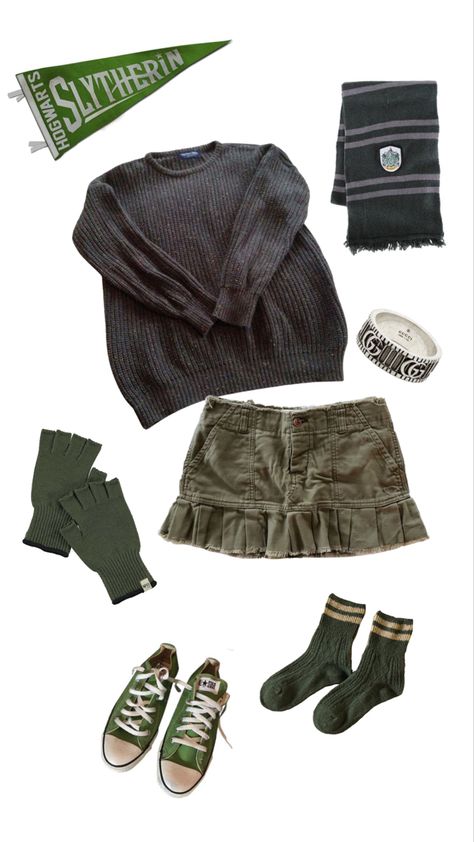 Quidditch World Cup Outfit, Harry Potter Outfit Ideas Slytherin, Hogwarts Outfits Slytherin, Slytherin Fashion Aesthetic, Slytherin Quidditch Sweater, Quidditch Outfit, Hogwarts Fits, Harry Potter Clothes, Quidditch Game