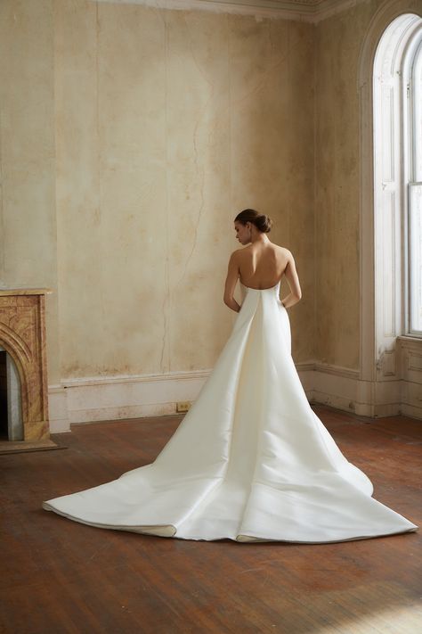 Allison Webb bridal gown - Ivory blended dupioni fit to flare gown, crescent neckline with detachable watteau train. Allison Webb, Minimalist Wedding Gown, Watteau Train, Wedding Atelier, Wedding Dress Suit, Cape Gown, Flare Gown, Wedding Dress Train, Fashion Gowns