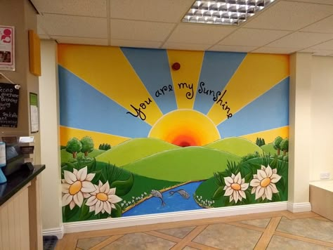 Colorful Playroom Mural, Classroom Mural Ideas Elementary, Sunshine Mural, Walls Painting Ideas, Outdoor Wall Paint, School Wall Art Ideas, Kids Church Rooms, School Wall Decoration, Playroom Mural