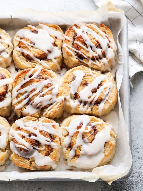 Cinnamon Roll Biscuits - Completely Delicious Tea Biscuit Cinnamon Rolls, Cinnamon Roll Biscuits, Easy Homemade Cinnamon Rolls No Yeast, Biscuit Cinnamon Rolls, Homemade Cinnamon Rolls Easy, Breakfast Dessert Recipes, Completely Delicious, Cinnamon Biscuits, Biscuit Sandwich