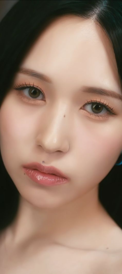 Twice Mina Makeup, Mina Without Makeup, Twice Makeup Look, Kpop Concert Makeup, Twice Makeup, Concert Makeup, Close Up Faces, Concert Fit, Casual Makeup