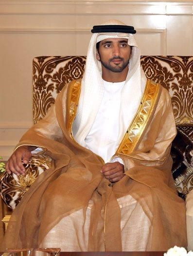 FAZZA LOVER~ — crown prince hamdan of dubai fazza Kate Middleton Wedding Dress, Queen And Prince Phillip, Prince Wedding, Arab Men Fashion, Prince Hamdan, Prince Clothes, Kate Middleton Wedding, Royal Family Pictures, Prince Mohammed