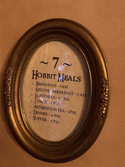 Hobbit Eating Schedule, Hobbit Drinks, Hobbit Meal Schedule, Hobbit Thanksgiving, Lotr Vibes, Marathon Ideas, Hobbit Food, Apartment Planning, Hobbit Movie