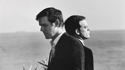 nate & david <3  hbo six feet under 6 Feet Under, Peter Krause, Michael C Hall, Under Tv, Boardwalk Empire, Hbo Series, True Blood, Stanley Kubrick, Six Feet Under