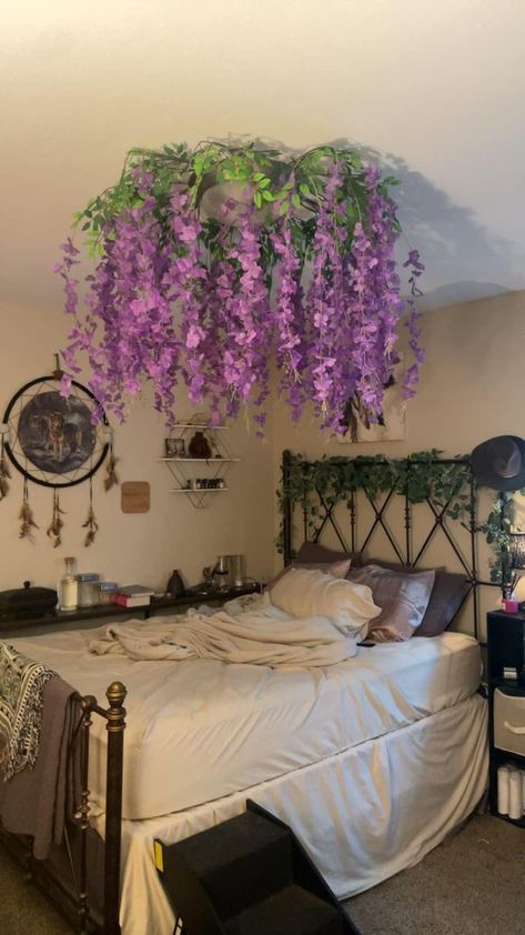 Wisteria On Ceiling Bedroom, Wisteria In Room, Wisteria Room Decor, Hanging Wisteria Decor Bedroom, Wisteria Hanging From Ceiling Bedroom, Wisteria Flower Room Decor, Cool Teen Bedrooms, Flower Room Decor, Diy Room Decor Videos