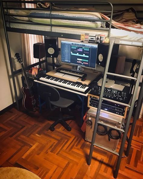 Small Music Studio Ideas, Small Music Studio, Bedroom Music Studio, Home Studio Design, Home Recording Studio Setup, Music Bedroom, Recording Studio Setup, Home Studio Ideas, Home Music Rooms