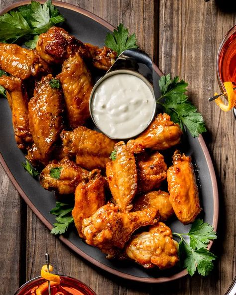 Sweet and Spicy Honey Garlic Chicken Wings - Cooking With Wine Blog Crispy Buffalo Chicken Wings, Spicy Honey Garlic Chicken, Honey Garlic Wings, Buffalo Chicken Sauce, Super Bowl Party Food, Honey Garlic Chicken Wings, Garlic Wings, Garlic Chicken Wings, Wine Blog