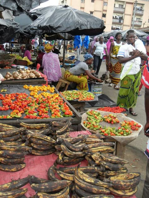 Abidjan, Ivory Coast. Marketplace Ivory Coast Food, Ivory Coast Aesthetic, Nigerian Aesthetic Culture, Ivory Coast Travel, African Village Aesthetic, Nigerian Market Scene, Abidjan Ivory Coast, Ivory Coast Culture, Senegalese Culture Aesthetic