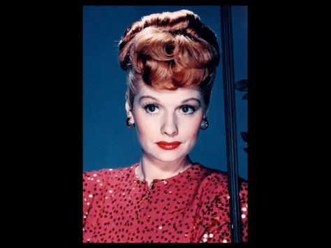 Lucille Ball In Color - 07 | Flickr - Photo Sharing! Lucille Ball Costume, Lucille Ball Desi Arnaz, Ball Makeup, Lucy And Ricky, Desi Arnaz, Lucille Ball, Love Lucy, I Love Lucy, Elizabeth Taylor