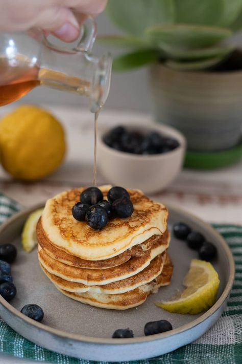 Keto Lemon Ricotta Pancakes - Keto & Low Carb Vegetarian Recipes Ricotta Roll Ups, Ricotta Pancakes Low Carb, Lemon Blueberry Ricotta Pancakes, Fluffy Lemon Ricotta Pancakes, First Watch Lemon Ricotta Pancakes, Zucchini Ricotta, Grain Free Pancakes, Cream Cheese Pancakes, Recipes Zucchini