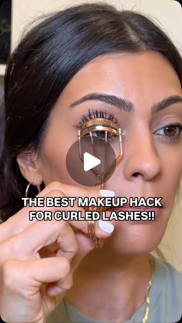 Michelle Rostamian on Instagram: "Try this the next time you forget to use your eyelash curler! 

#readysetglamour #makeuphack #makeuphacks #makeuptips #makeuptipsandtricks #eyelashes #lashroutine #lashlift #mascara #mascararoutine" Mascara Routine, Perfect Eyelashes, Best Makeup Tips, Eyelash Curler, Lash Lift, Makeup Skincare, Best Makeup Products, Makeup Tips, Eyelashes