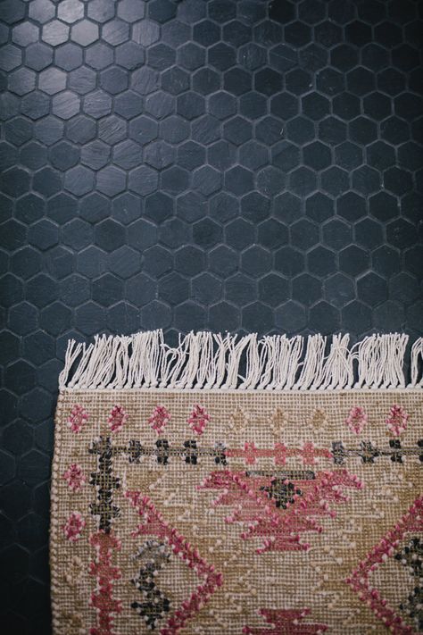 Black Floor Tile Bathroom Ideas, Slate Hexagon Tile Bathroom, Small Bathroom Black Hexagon Tile Floor, Guest Bathroom Small Ideas, Small Black Tile Bathroom, Black Hexagon Tile Laundry Room, Boho Tile Bathroom, Dark Hexagon Tile Bathroom, Vintage Style Bathroom Ideas