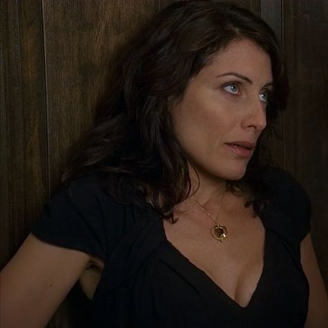 Cuddy House, Lisa Cuddy, Medical Series, Lisa Edelstein, House Cast, Tv Clothes, Gregory House, Strong Female Characters, House Md