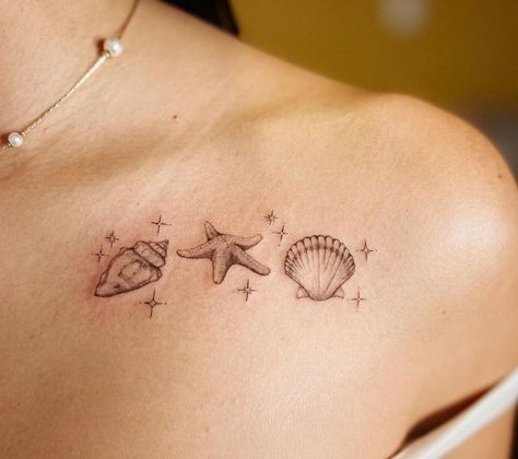 Seashell Starfish Tattoo, Sea Shell Tattoos For Women, Tiny Starfish Tattoo, Sea Shell Tattoo, Tropical Tattoos, Beachy Tattoos, Clavicle Tattoo, Starfish Tattoo, Tropical Tattoo